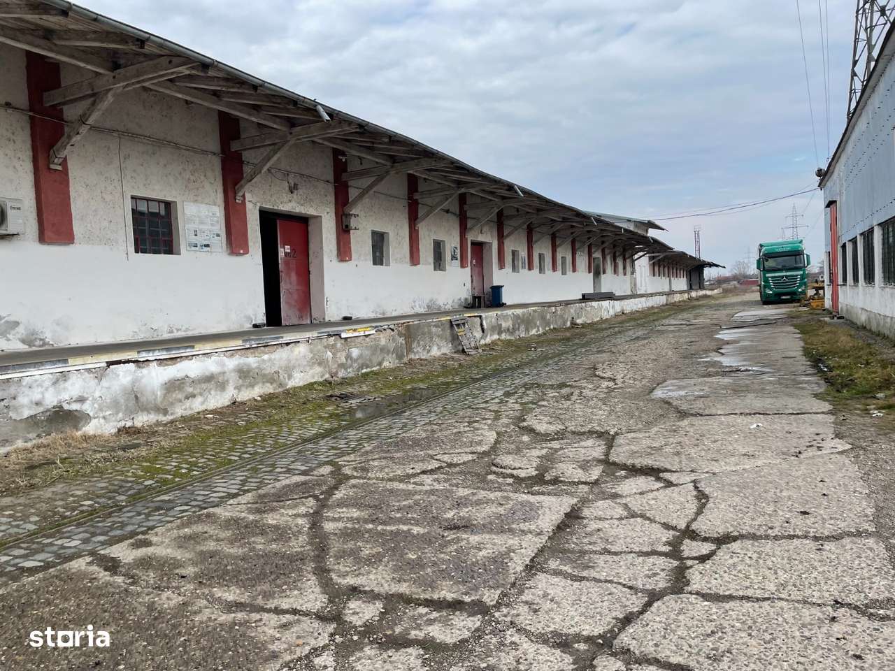 Inchiriem hale depozitare / productie zona port - Imagine principală: 4/12