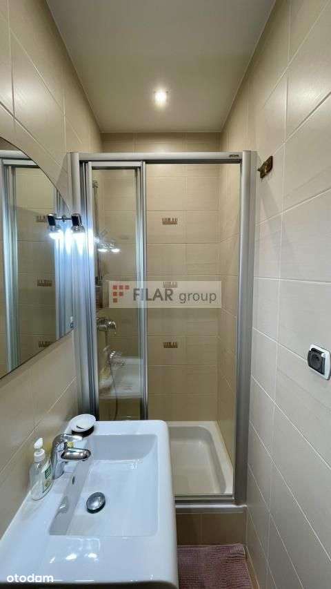 Kawalerka z widną kuchnią w kamienicy blisko Centr-4