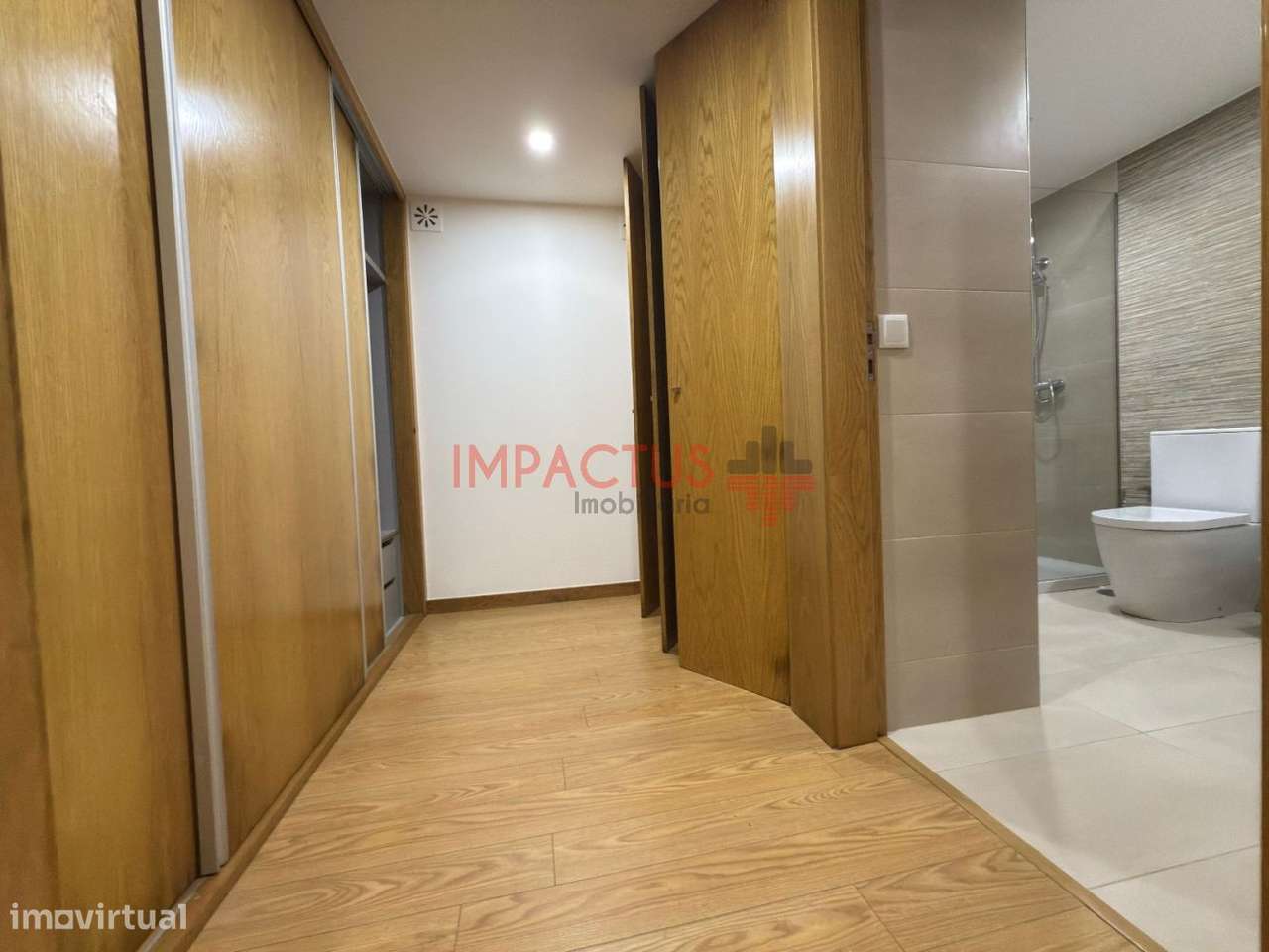 Imponente Moradia isolada com terreno de 1195m2-47