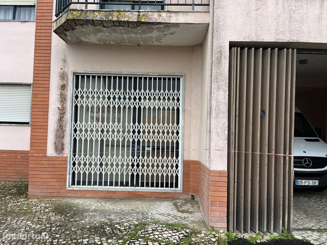 Loja + Garagem no Cartaxo | 76 m² |Comércio ou Potencial Habitação - Grande imagem: 5/9