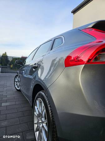 Volvo V40 D2 Drive-E Momentum - 10