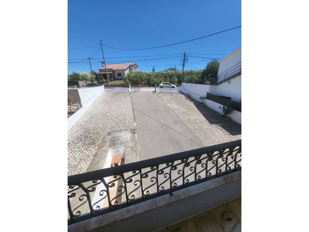 MORADIA T4 COM ANEXO E ESPAÇO COMERCIAL - Grande imagem: 2/29