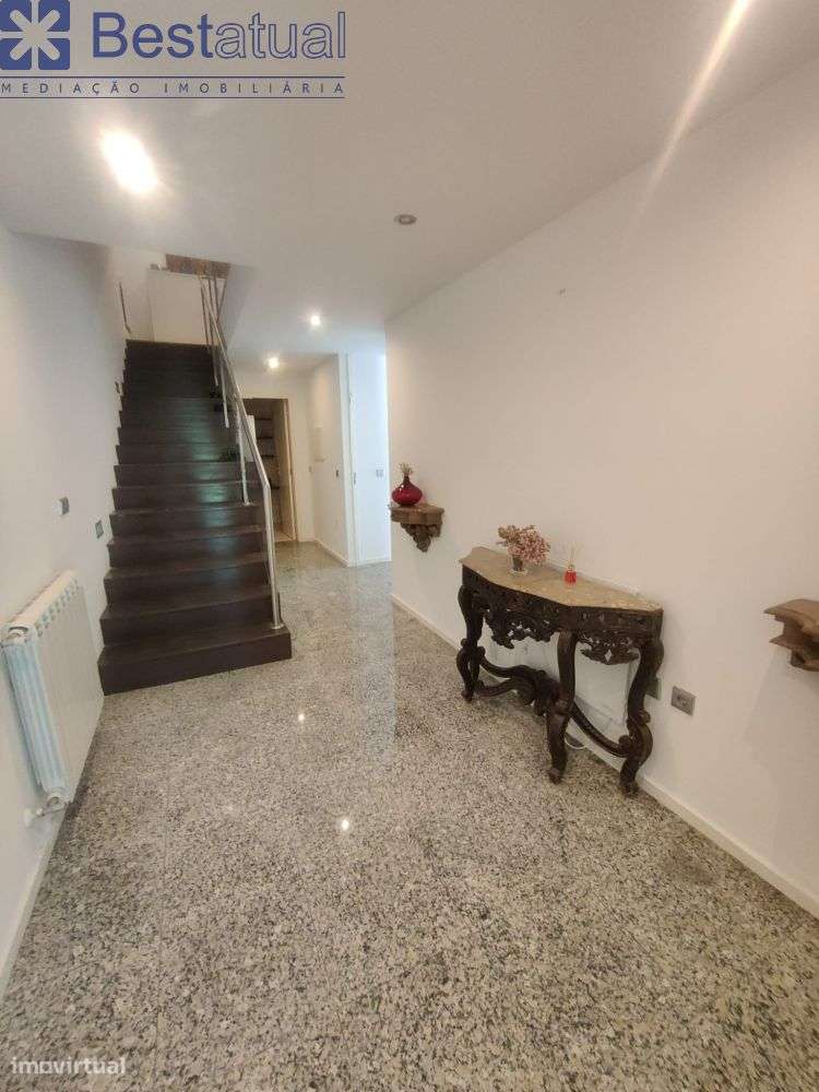 Moradia T 3 com piscina - Oportunidade!-26