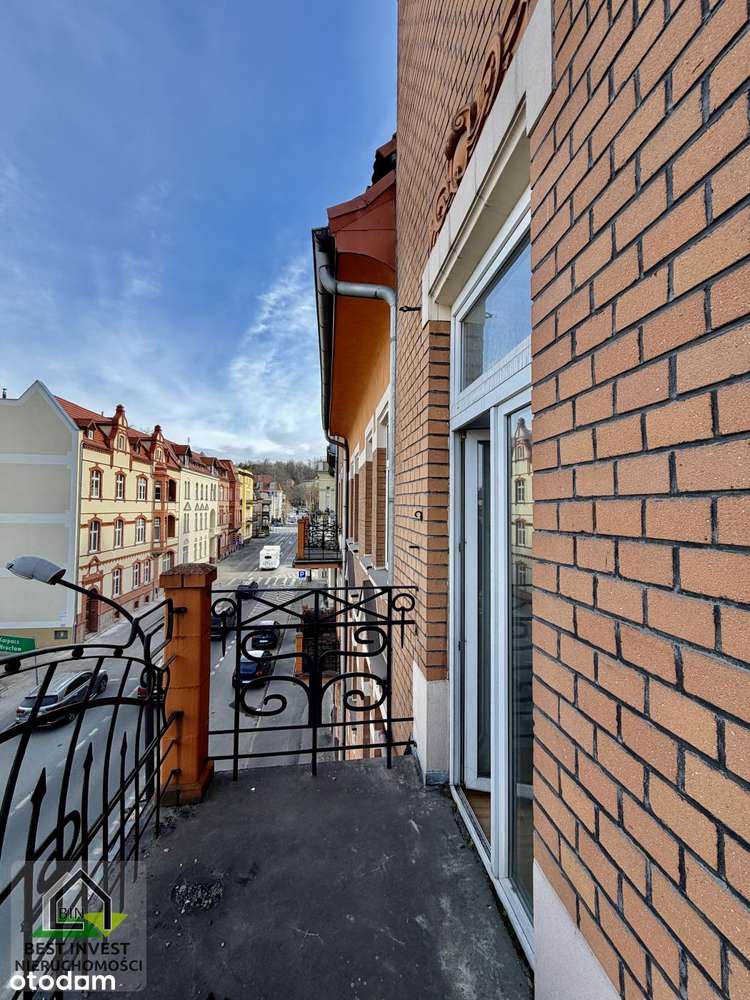 Przestronne, słoneczne, 2 balkony, ścisłe centrum Jeleniej Góry-12