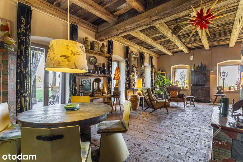 Wyjątkowy artystyczny dom na wzgórzu z pensjonatem-1