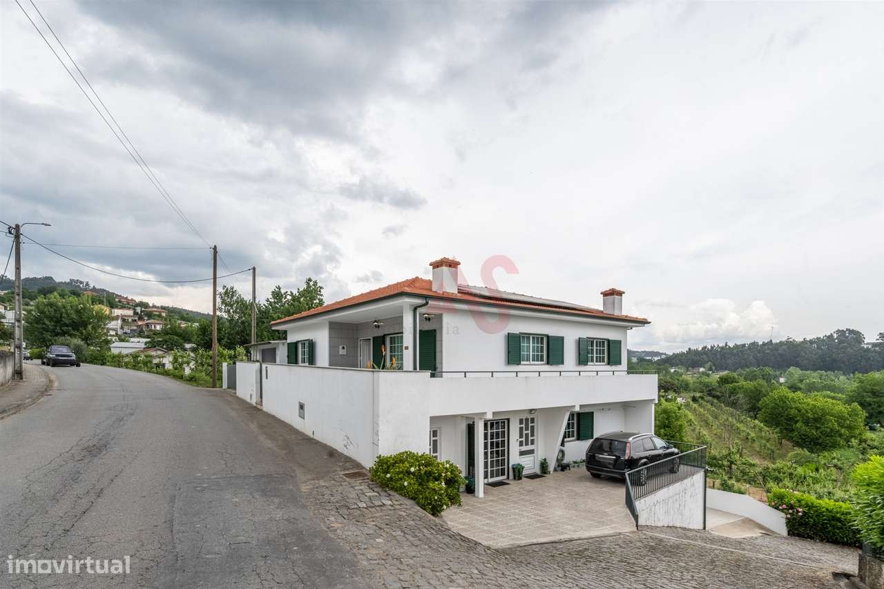 Moradia T3+3 com Duas Habitações Independentes – Excelente Oportunidad-29