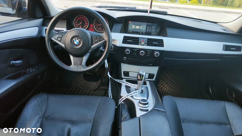 BMW Seria 5 530d xDrive - 16