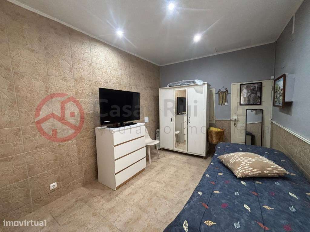 Moradia com dois apartamentos independentes no Laranjeiro, Almada-32