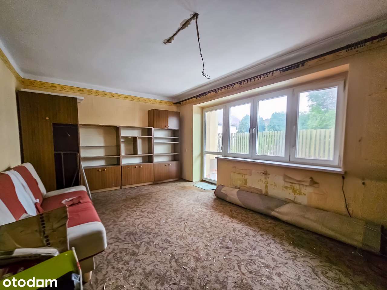 Dom wolnostojący do generalnego remontu Jaworzno, ul. Reja 18 - FILM-13