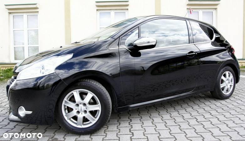 Peugeot 208 120 VTI Intuitive - 28