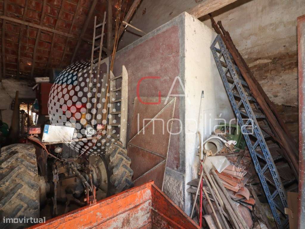 Armazém para recuperar em Casais Maçaricos - Aldeia Gavinha - Grande imagem: 5/10