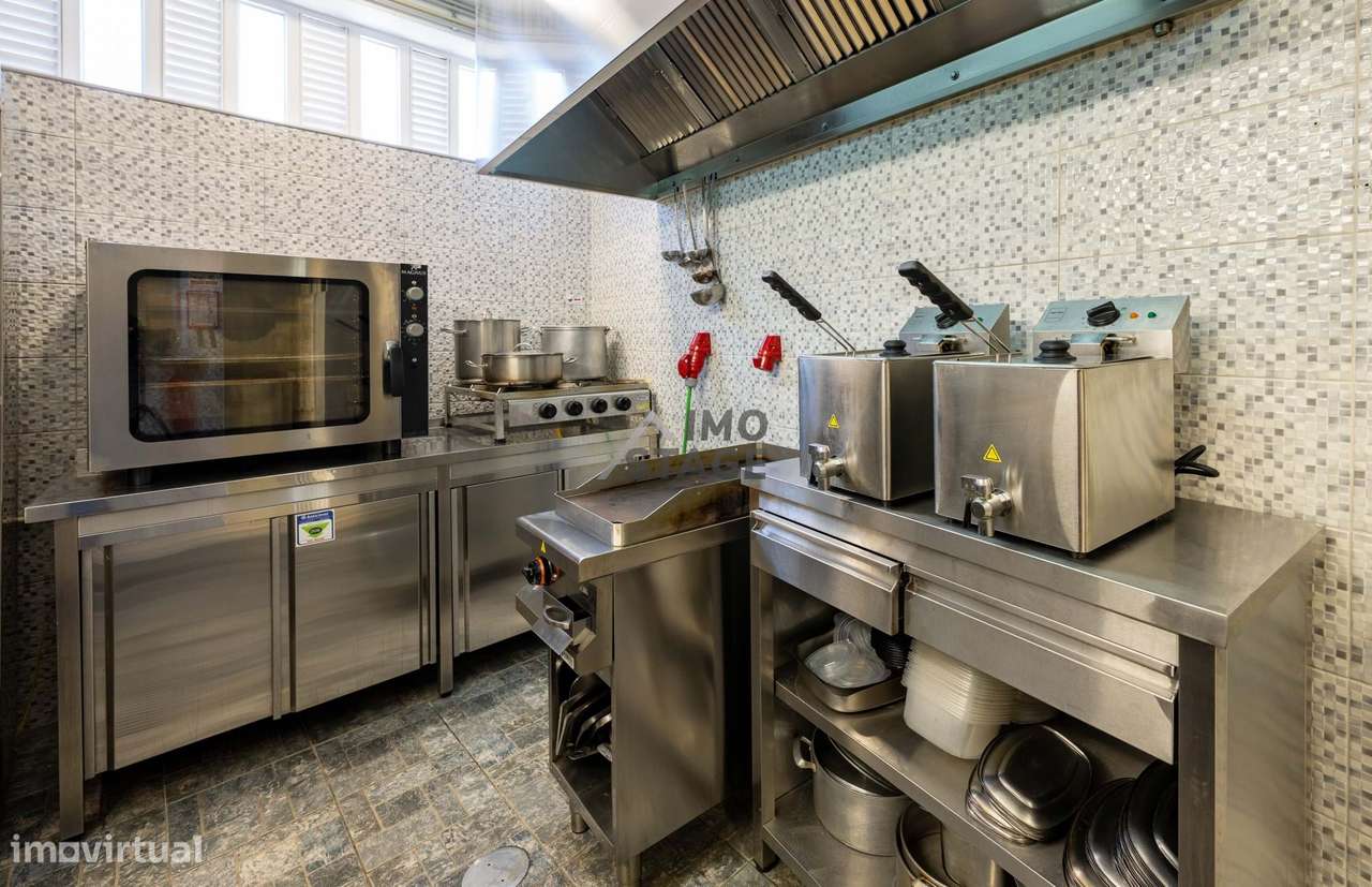 Oportunidade Única – Restaurante Totalmente Equipado e Pronto a Funcio-18