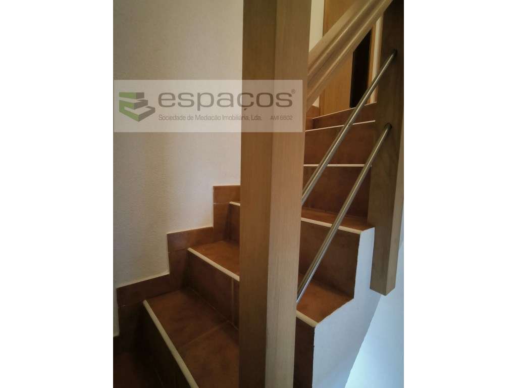 Moradia 4 Assoalhadas com garagem - Perdigão - Grande imagem: 5/18