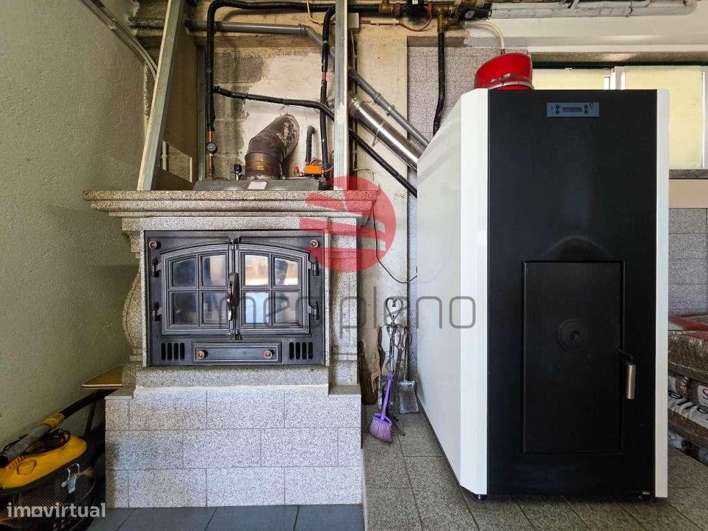 MORADIA T6 C/ GARAGEM-14