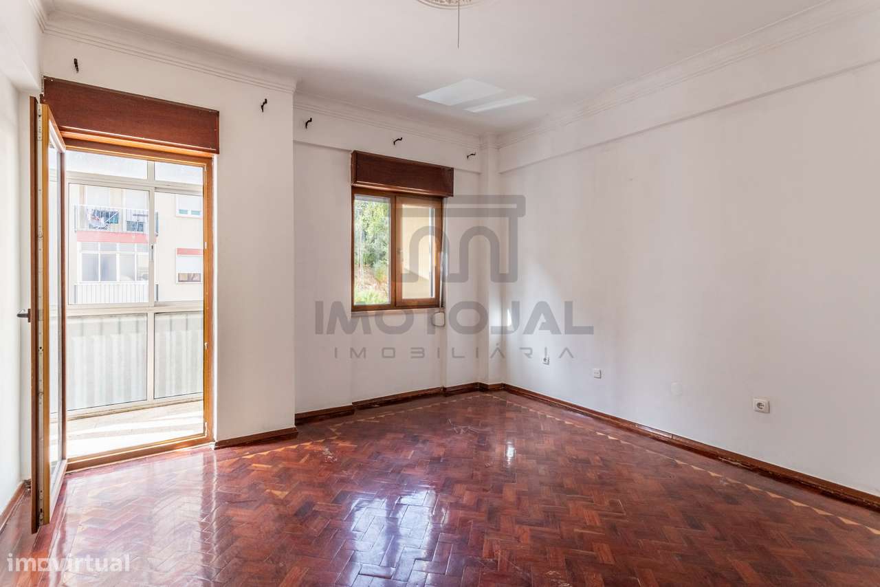 Apartamento T3 com 2 casas de banho - Loures-12
