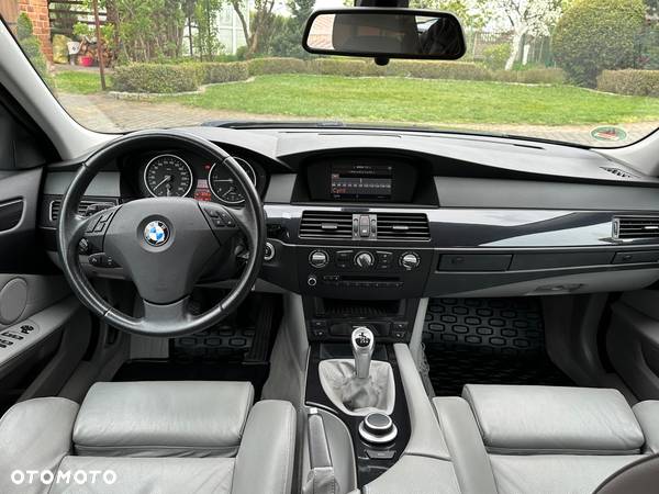 BMW Seria 5 520d Touring Special Edition - 18