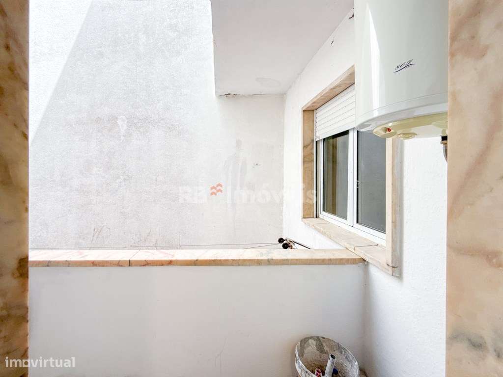 Apartamento T3 remodelado no centro de Abrantes-16