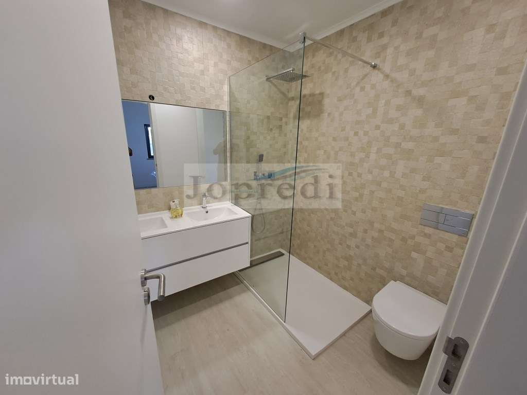 Moradia T4 na Aroeira-16