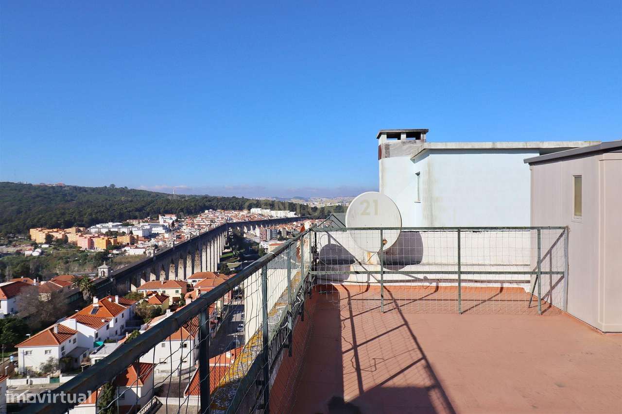 Apartamento T6 com Terraço e Vista 360º em Campolide - 314m²-35