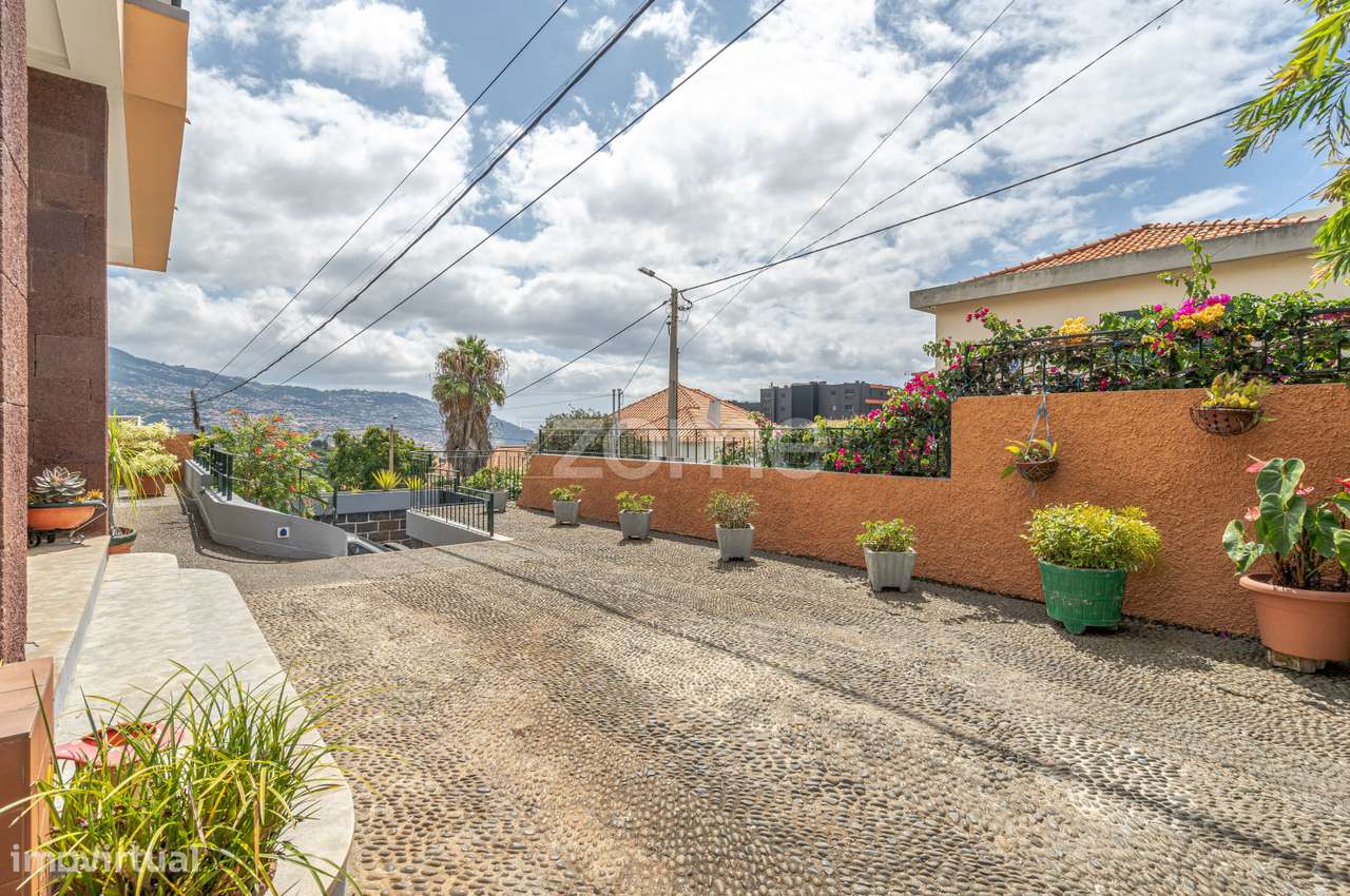 Moradia T5 em São Martinho, Funchal - Grande imagem: 5/44