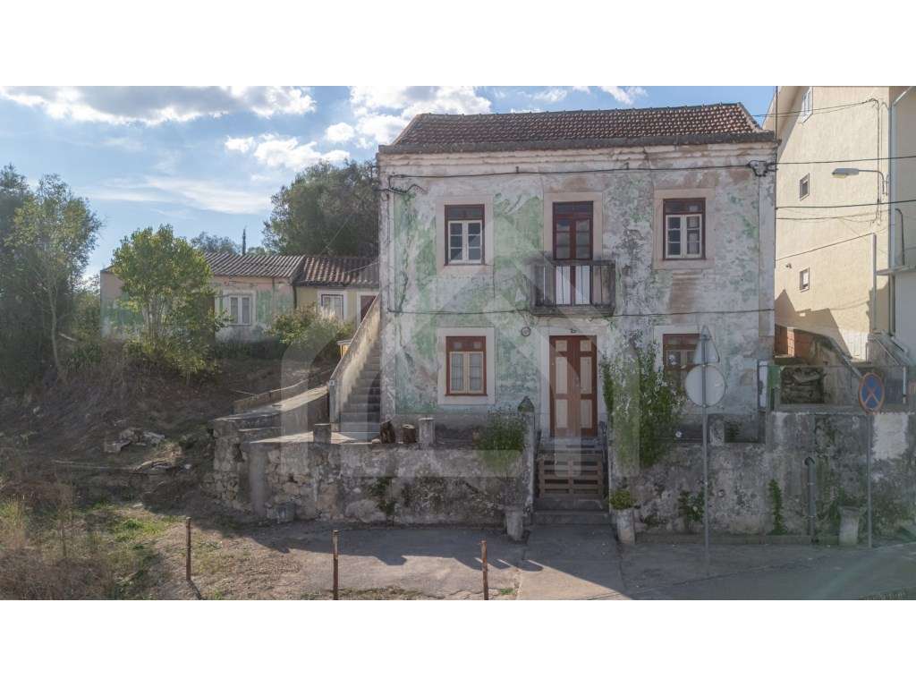 Conjunto de 3 moradias para reabilitação | Pedrulha - Grande imagem: 3/17