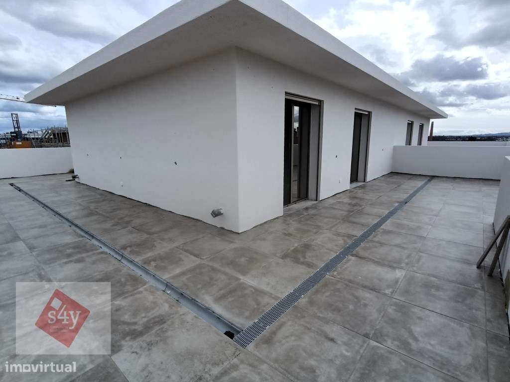 Dúplex com Terraço e Garagem Box! - Grande imagem: 3/14