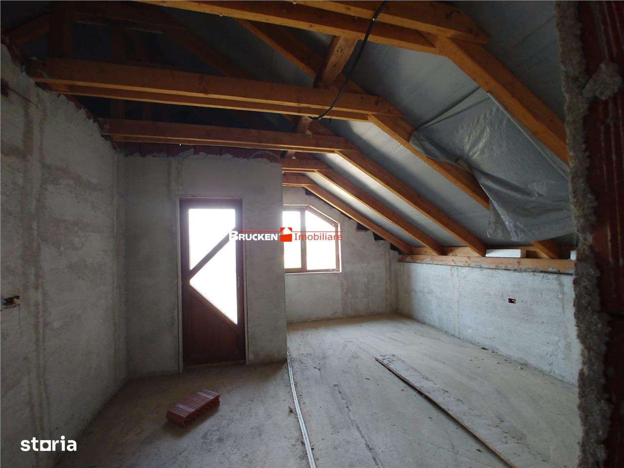 Casa de vanzare in zona centrala din Petreu - Imagine principală: 5/20