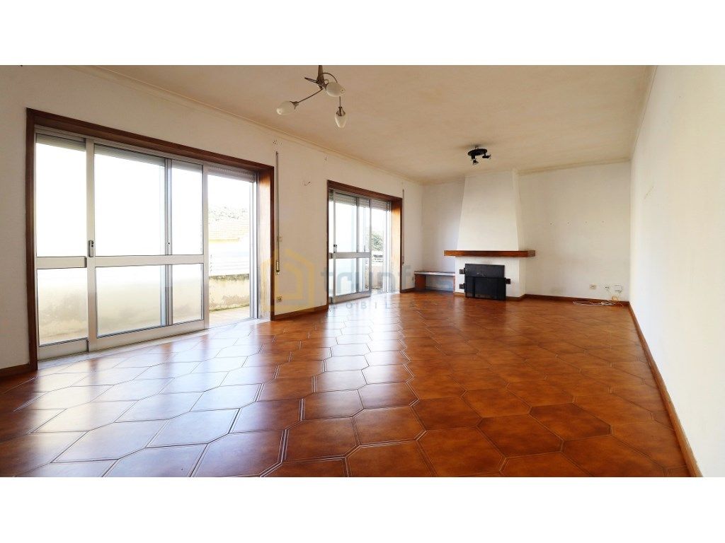 Apartamento T3 localizado em Mindelo com jardim a 100mt d...