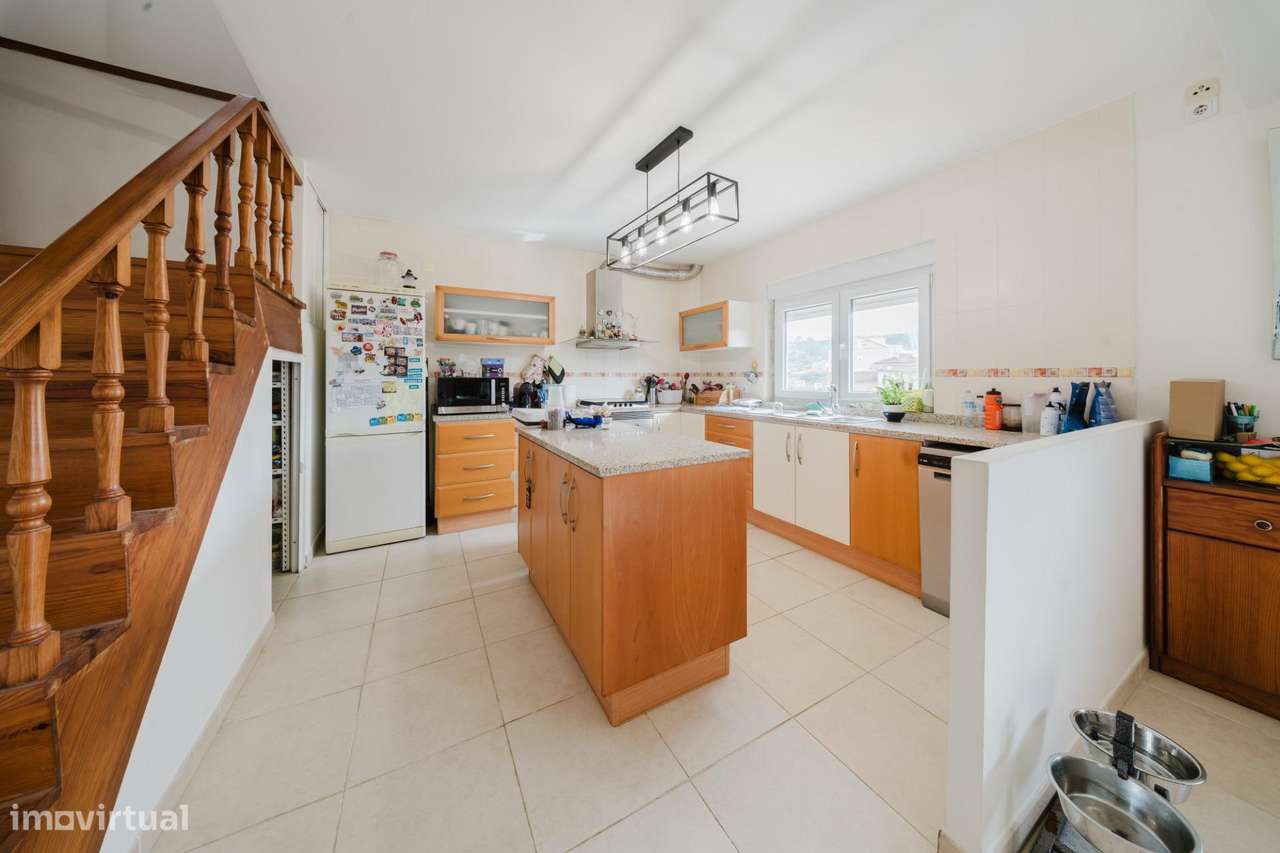 Moradia Independente em Caneças, Odivelas - T3+5-4