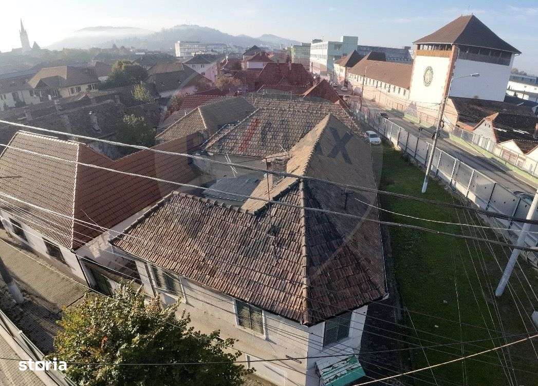 Casă cu 4 camere, situată în centrul orașului-0