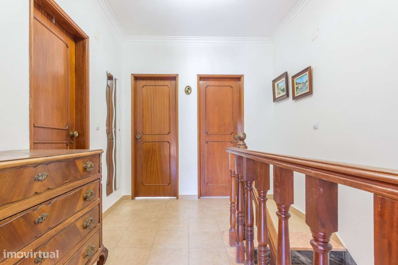Moradia T3 + 1 em Vale Milhaços - Corroios com Garagem-9