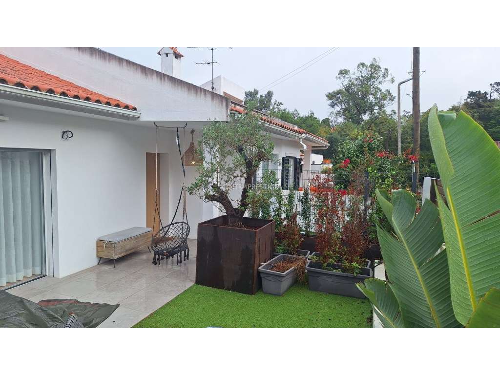 Moradia T5 Remodelada com Painéis Fotovoltaicos - Monte Santos, Sintra-8