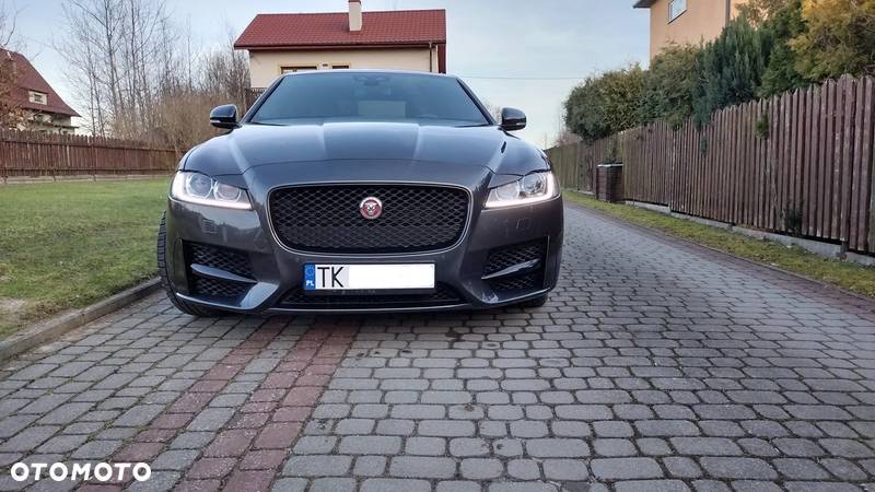 Jaguar XF 2.0 i4D AWD R-Sport - 2