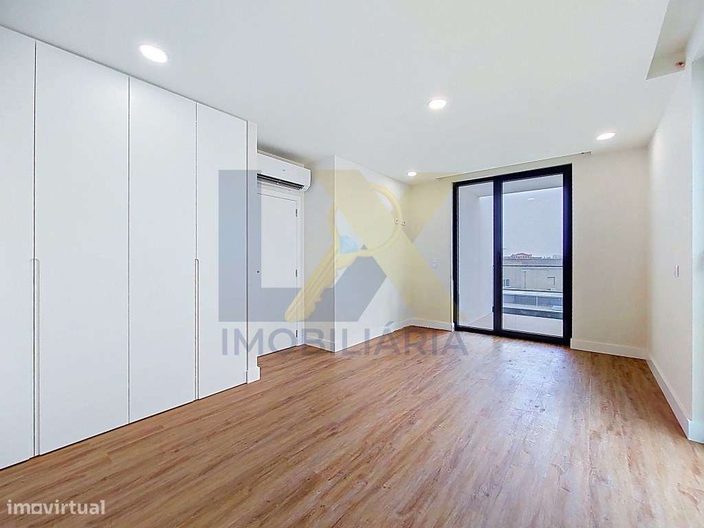 Moradia T4 de elevado padrão em Aradas-15