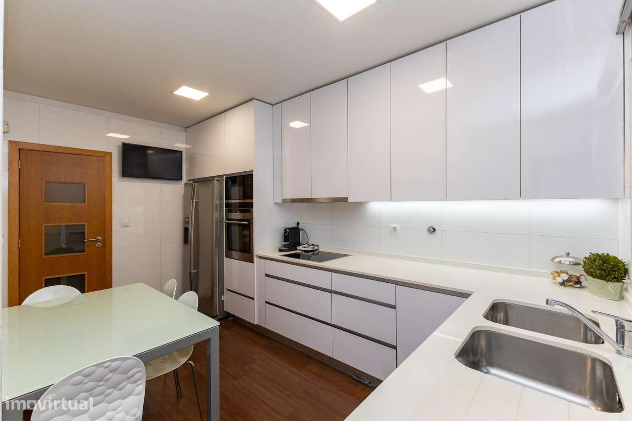 Moradia T3 Ermesinde, Valongo. Suite com terraço e jacuzzi.-14
