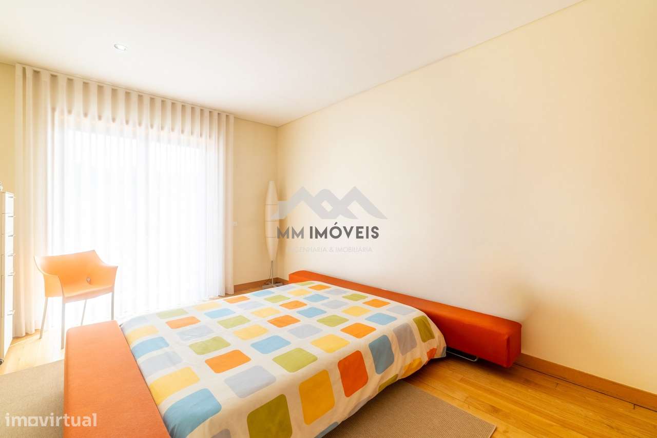 Moradia T6 | Braga | Isolada | Piscina | 1 000m2 | Terraço | Jardim |-15