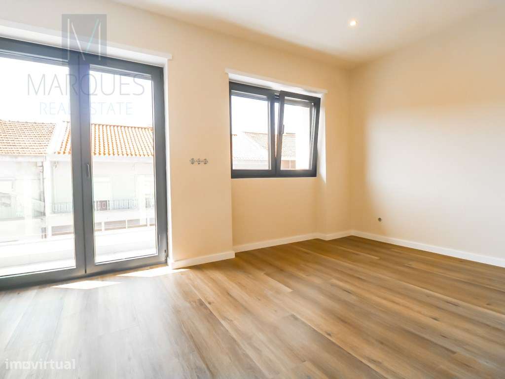 Apartamento T4 com 3 Suites em Almada-19