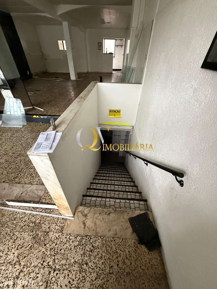 Excelente loja para venda sita no Cacém-19