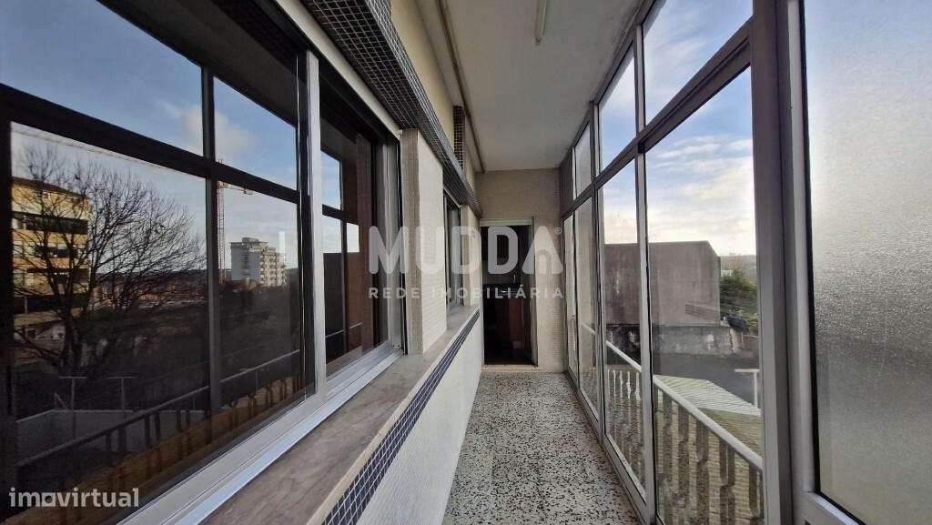 T4 com garagem | Habitação Própria ou Investimento  | Localização exce-18