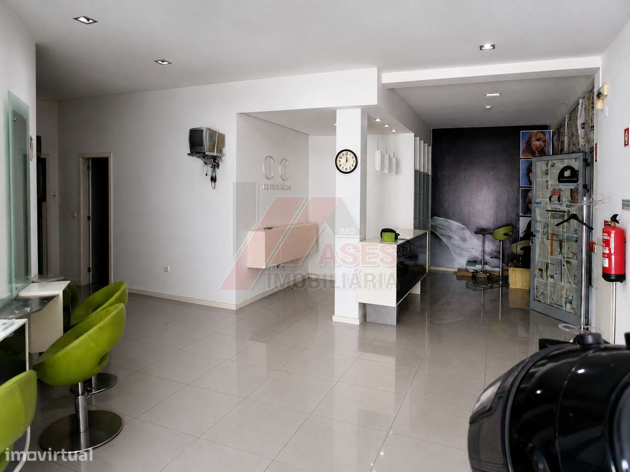 Imóvel Versátil com Potencial Habitacional e Localização Privilegiada-7