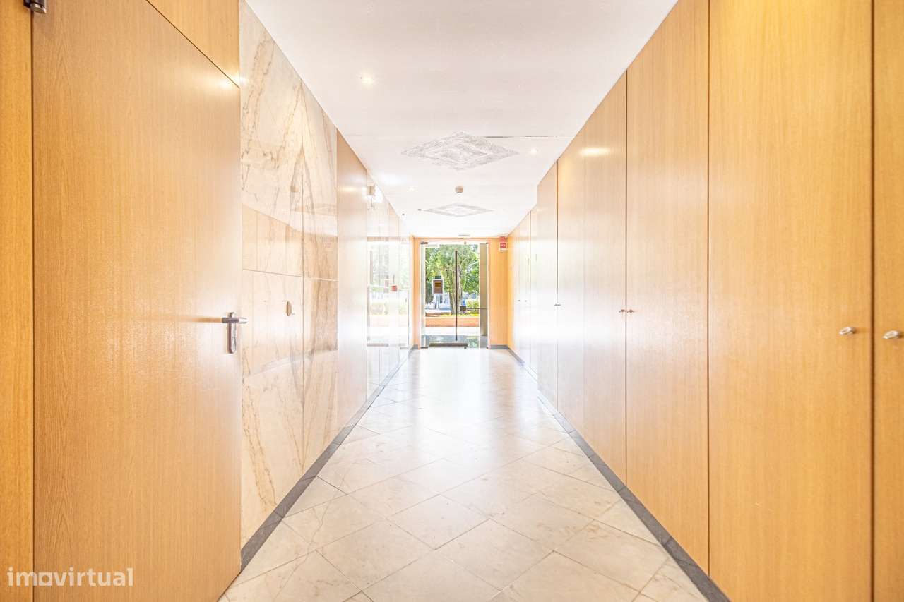 Apartamento, T1+1 Moderno na Venteira Amadora-16