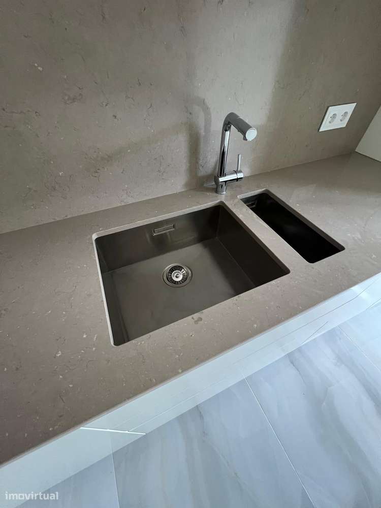 T 3 Novo V. N. Gaia  Av . República  Metro João de Deus Pronto Habitar-22