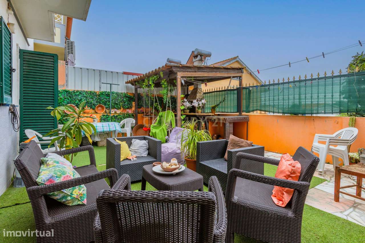 Andar de Moradia com Excelente Espaço Exterior / Terraço com 50 m² e S-14