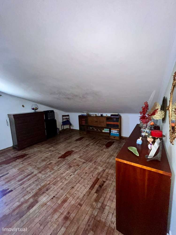 Moradia T2+1 com piscina em Salvaterra De Magos.-11
