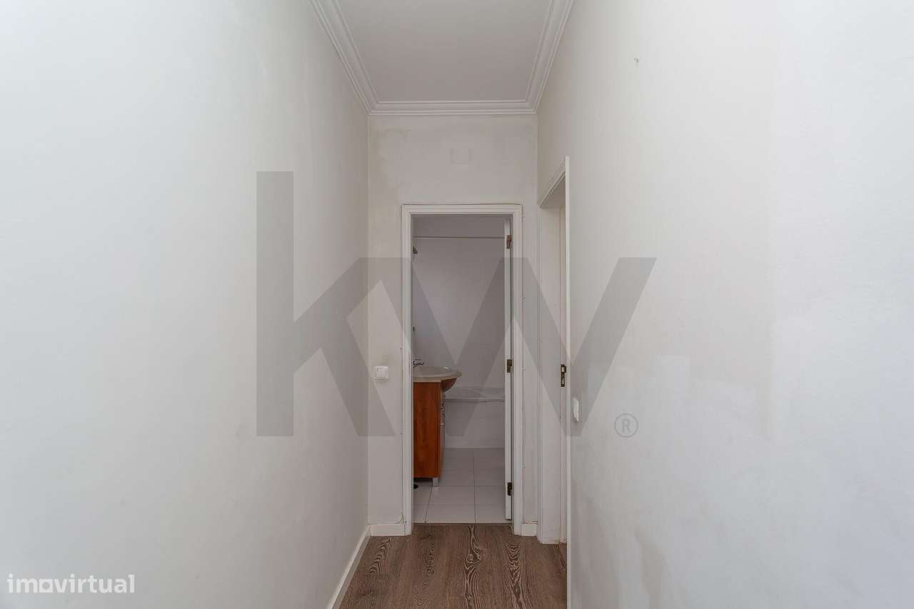 Andar de Moradia T2-12