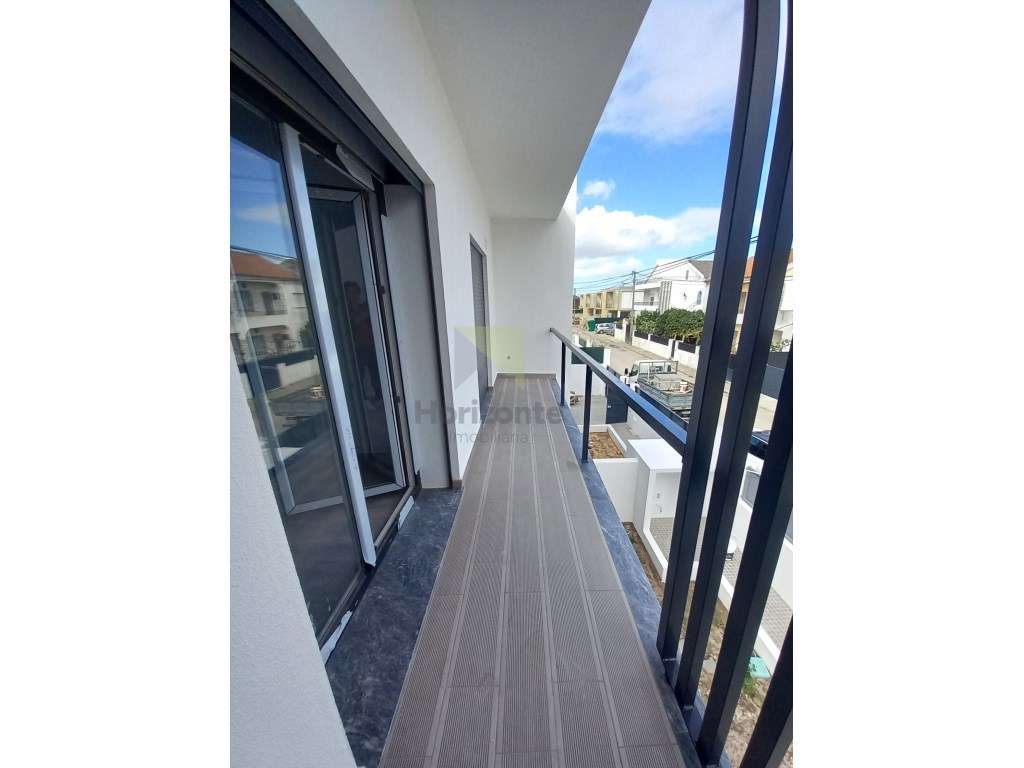 Moradia Geminada T3 + 1 - Fernão Ferro-14