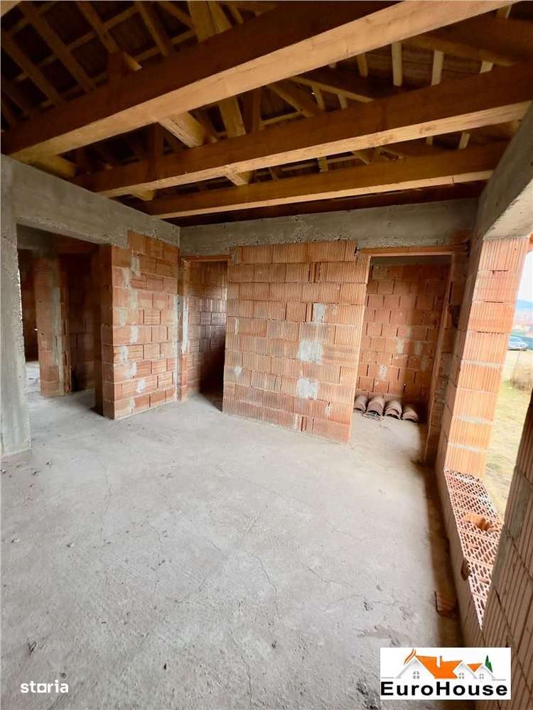 Casa individuala de vanzare in Sard - Imagine principală: 3/13