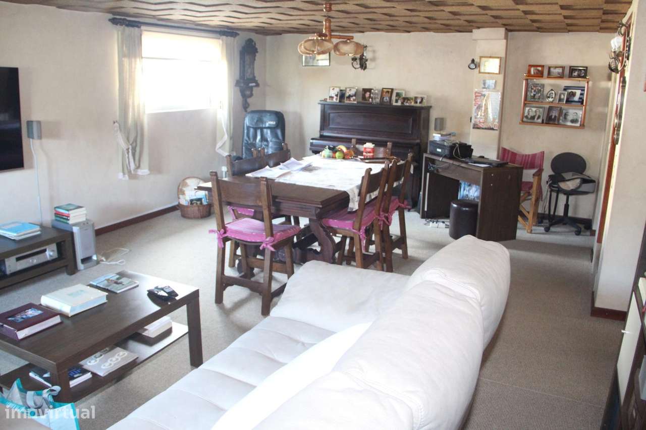 Moradia 4 Frentes lote com 980m2-38