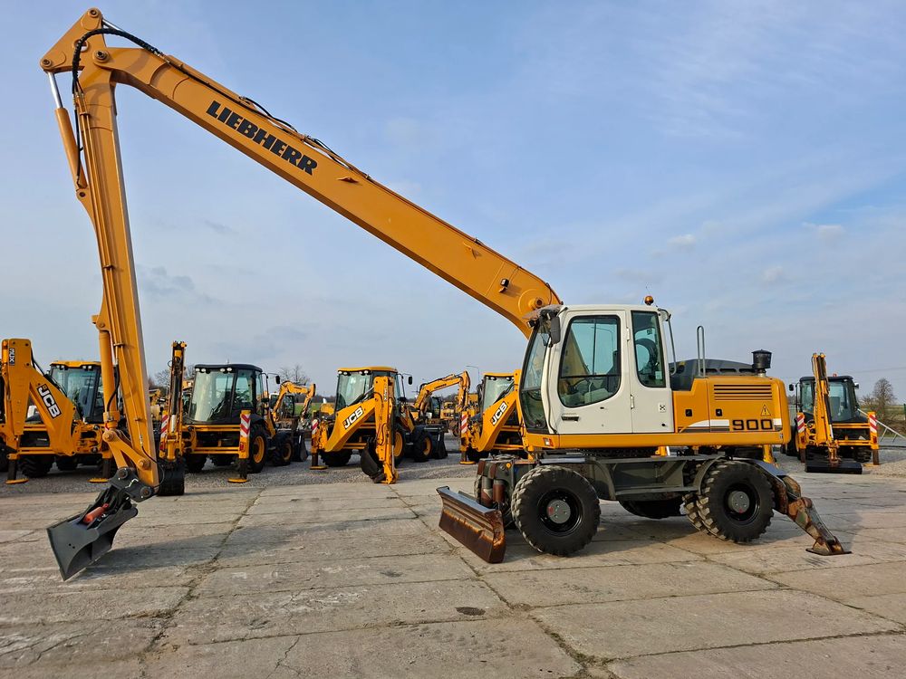 Liebherr A900 long reach 2011