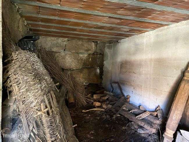 Moradia T2 para venda em Azias (Santa Maria), Ponte da Barca.-14